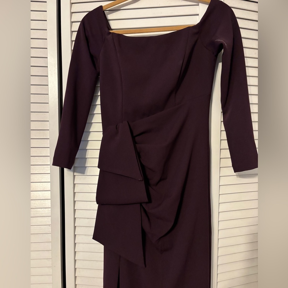 Formal dress. Wine color. Gorgeous fit. Zoom in for details.